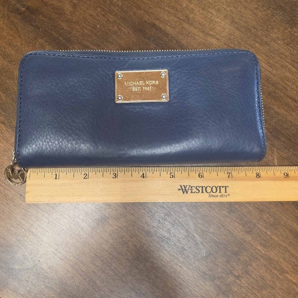 Michael Kors Hamilton Satchel with Matching Wallet Set - Picture 9 of 13